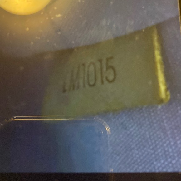 Authentic Louis Vuitton monogram Vernis Roxbury Drive cream handbag. - Picture 11 of 16